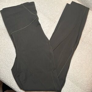 Lululemon Base Pace High-Rise Tight 25"
Dark Olive